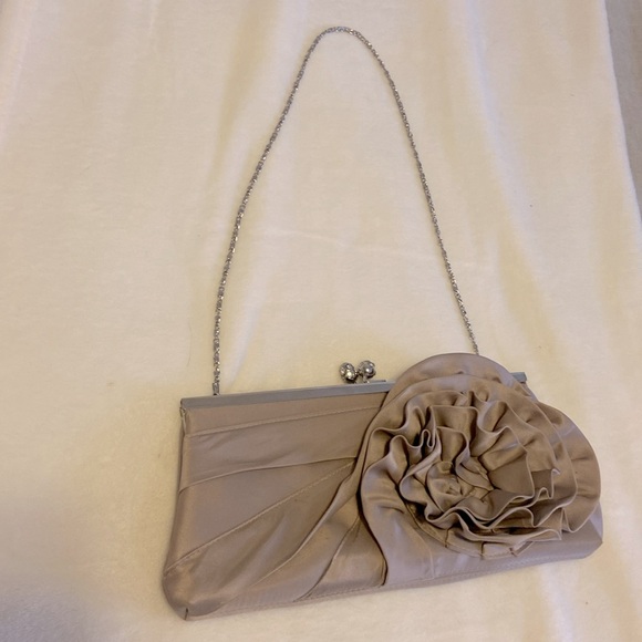 Lulu Townsend clutch with silver strap - Picture 8 of 8